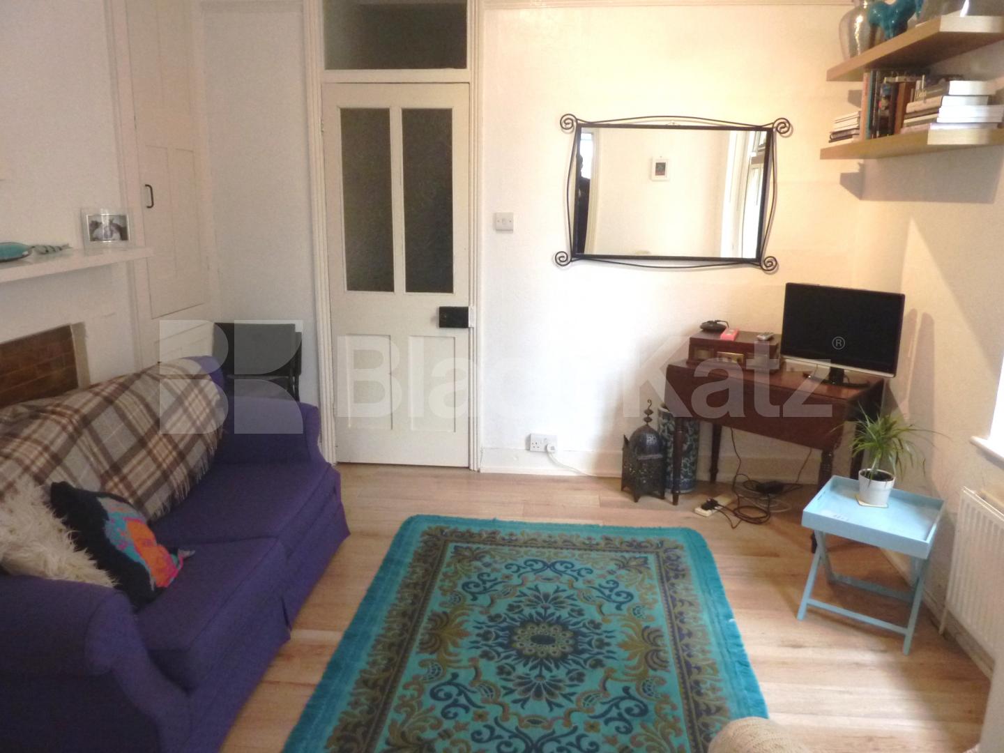 			NEW INSTRUCTION!, 1 Bedroom, 1 bath, 1 reception Flat			 Cathcart Hill, DARTMOUTH PARK